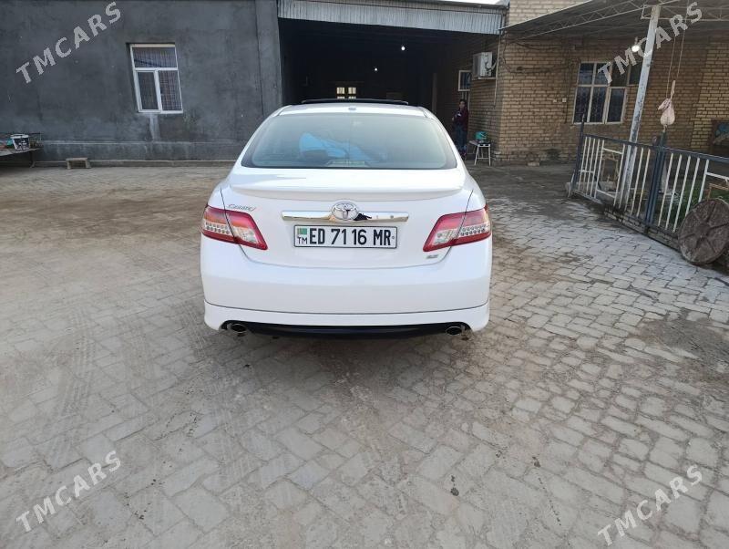 Toyota Camry 2010 - 250 000 TMT - Baýramaly - img 4