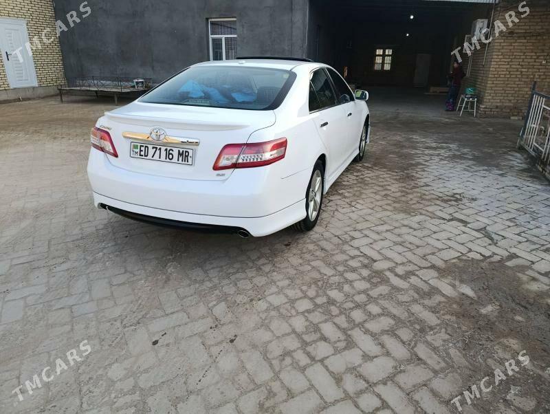 Toyota Camry 2010 - 250 000 TMT - Baýramaly - img 5