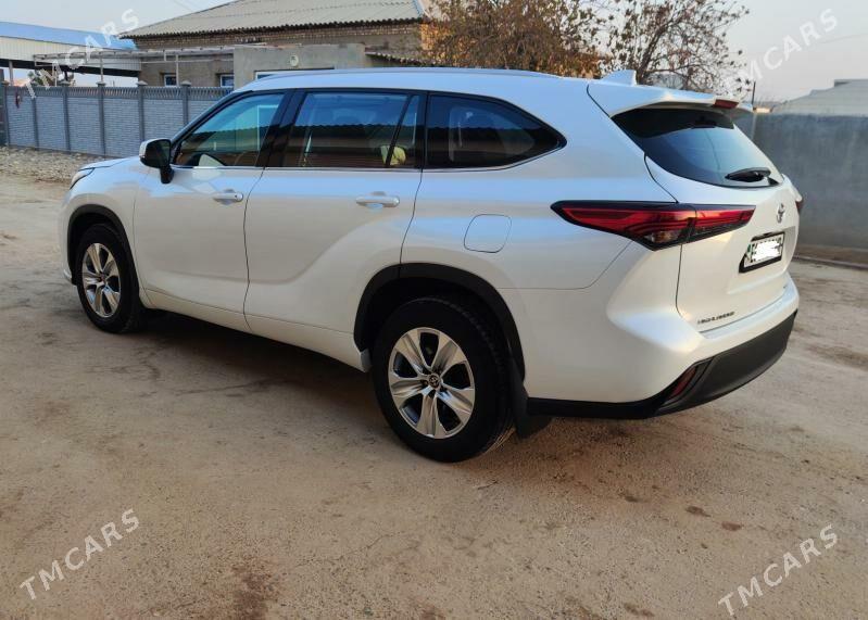 Toyota Highlander 2022 - 520 000 TMT - Байрамали - img 3