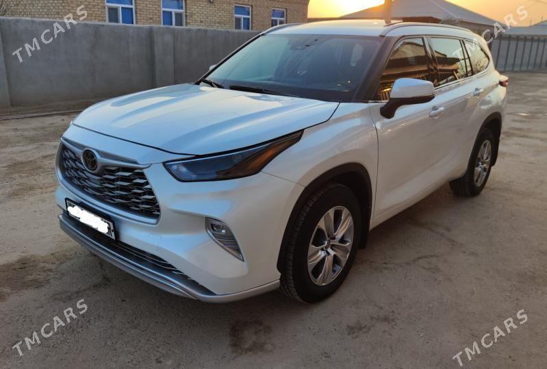 Toyota Highlander 2022 - 520 000 TMT - Байрамали - img 2