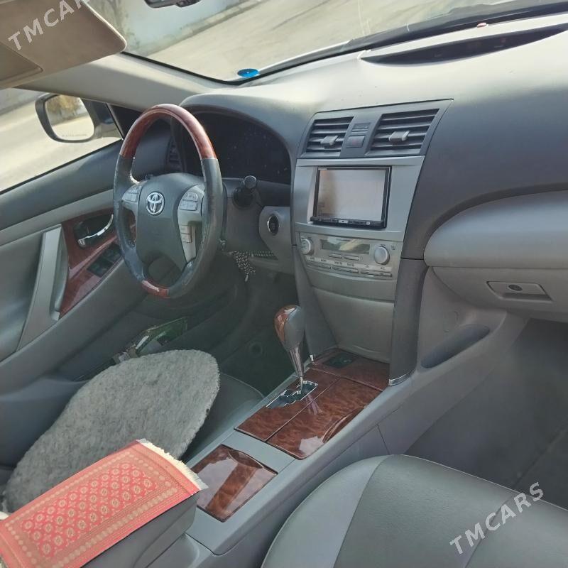 Toyota Camry 2010 - 250 000 TMT - Бедев - img 7