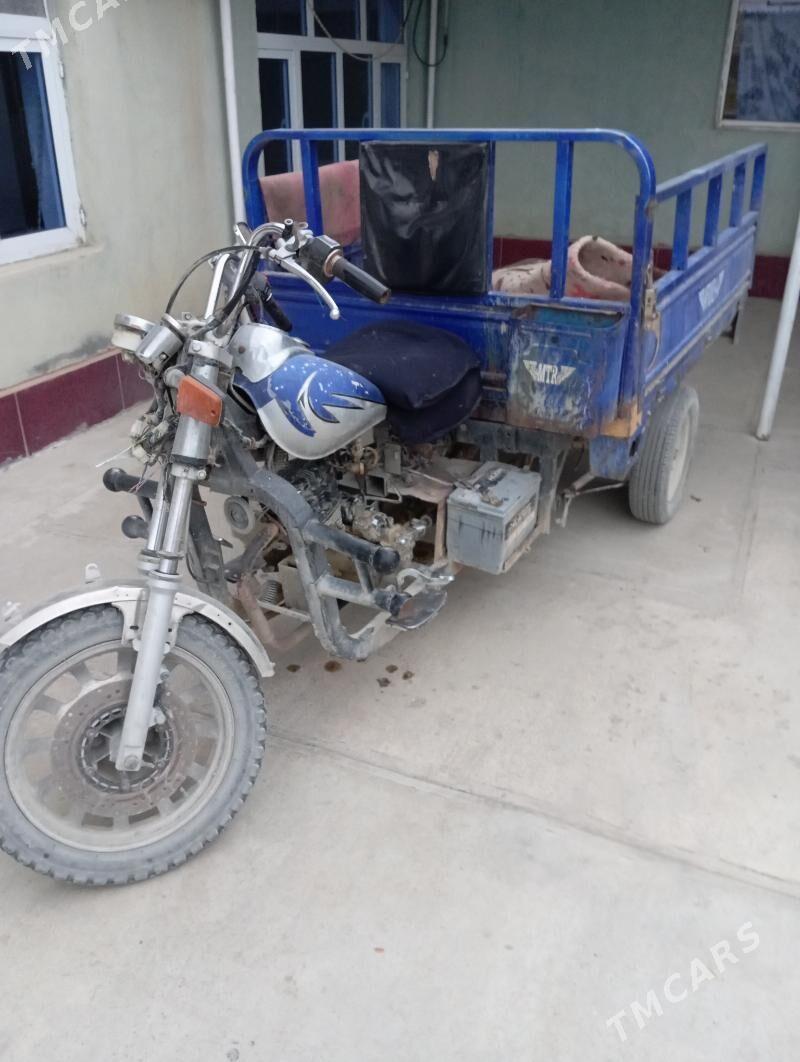 Lada XRay 2013 - 12 000 TMT - Bäherden - img 3