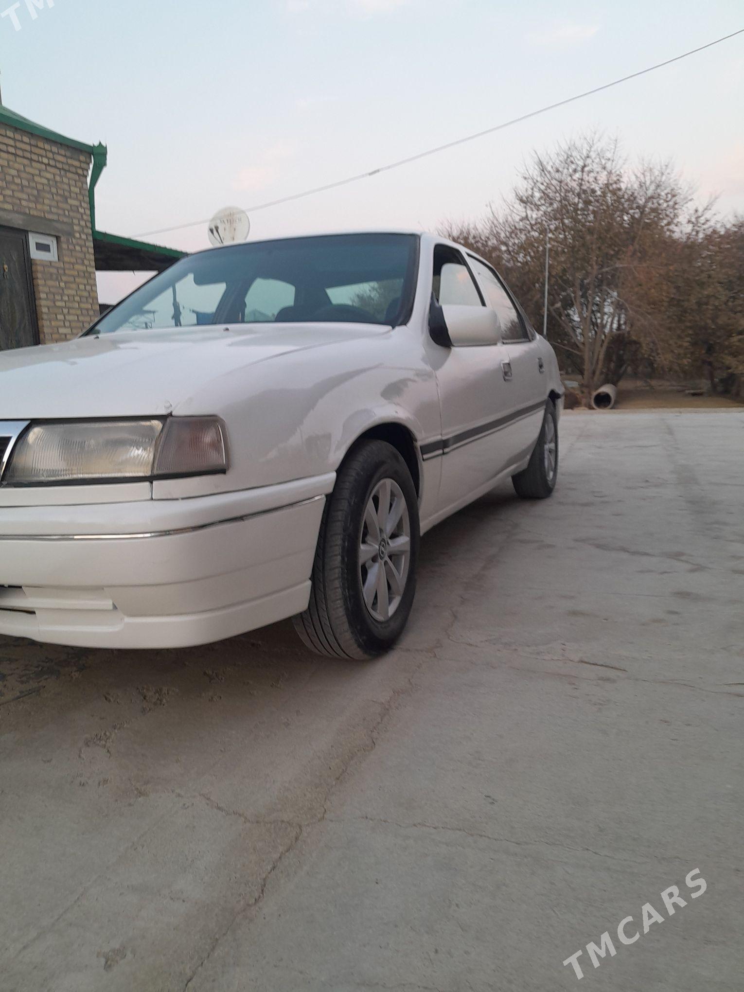 Opel Vectra 1991 - 35 000 TMT - Бахарден - img 3