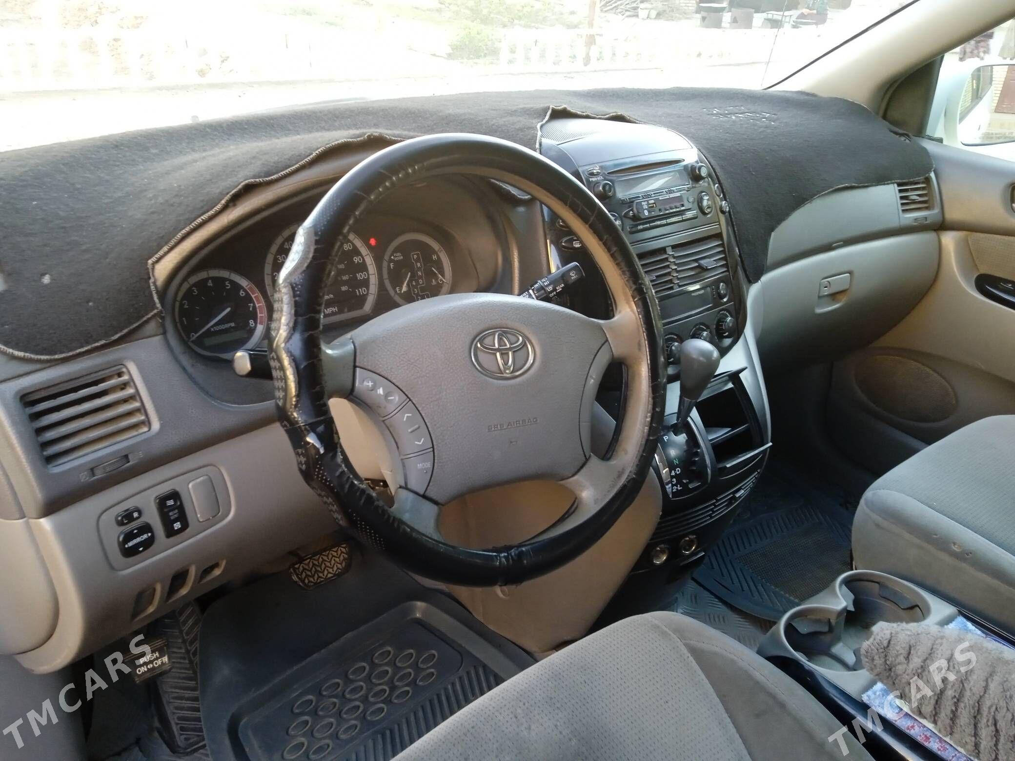 Toyota Sienna 2005 - 225 000 TMT - Мары - img 5