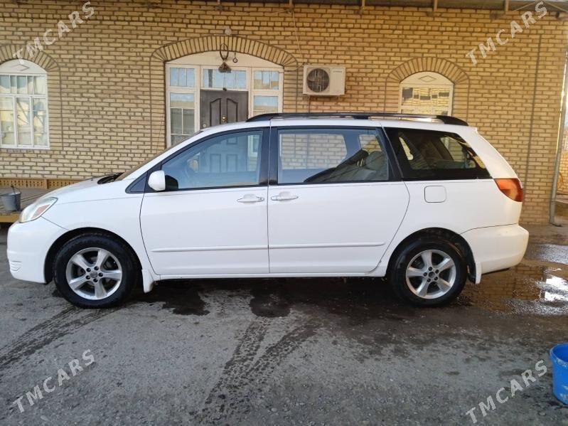 Toyota Sienna 2005 - 225 000 TMT - Мары - img 3