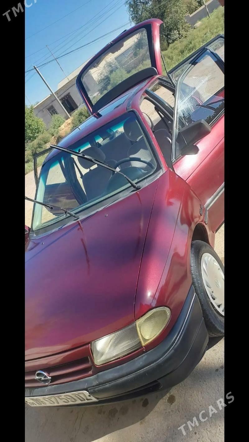 Opel Astra 1992 - 37 000 TMT - Гурбансолтан Едже - img 2