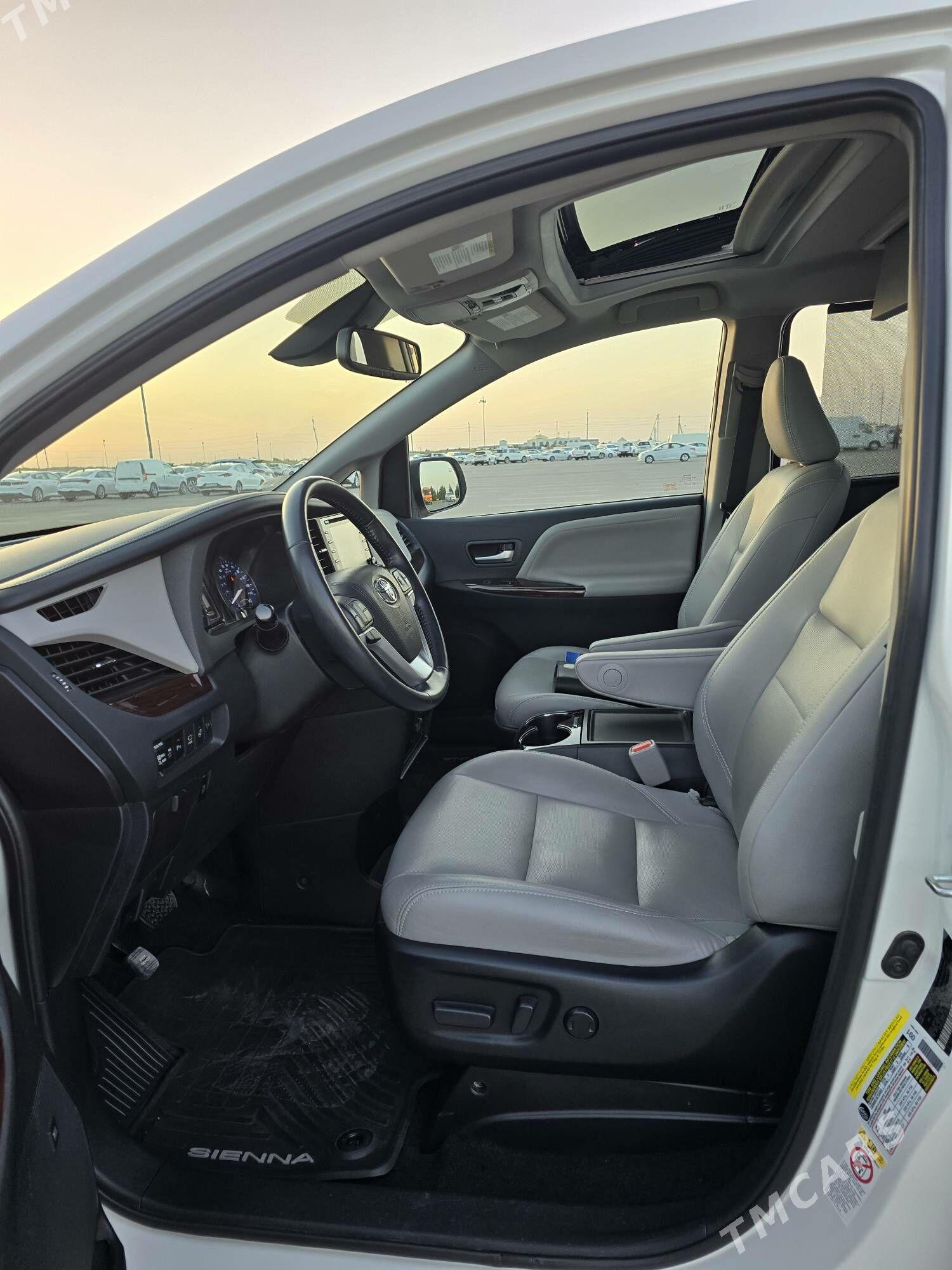 Toyota Sienna 2018 - 610 000 TMT - Ашхабад - img 3