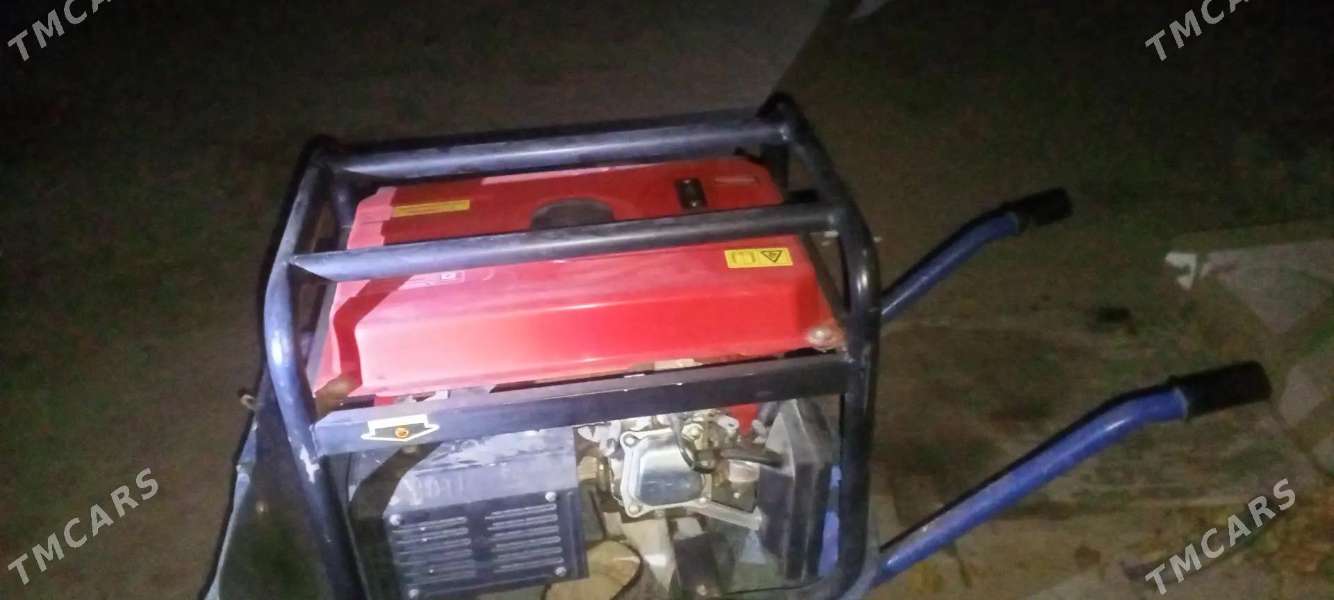 генератор ток Берйан прокат - Ýaşlyk - img 1