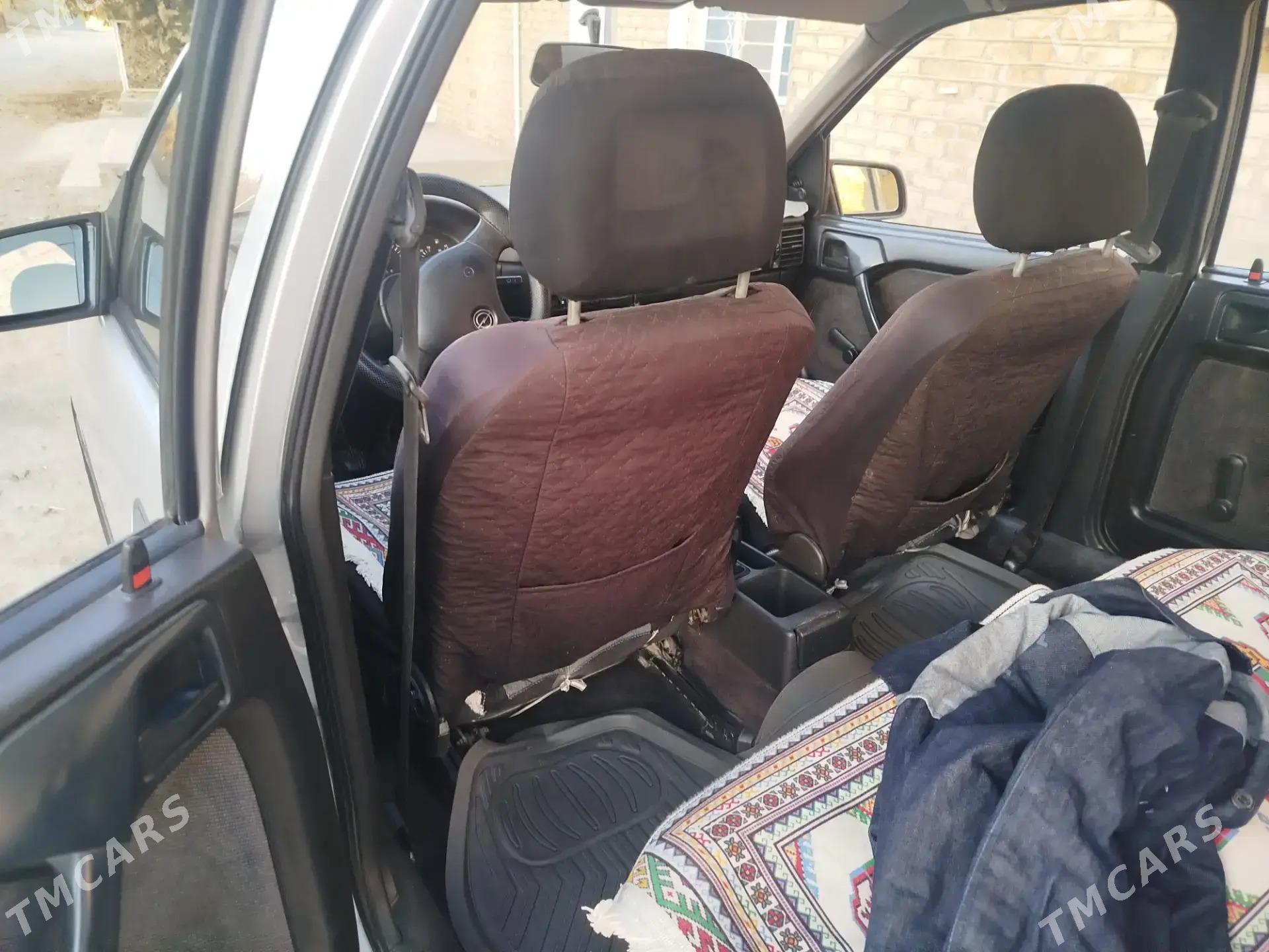 Opel Vectra 1989 - 50 000 TMT - Mary - img 6