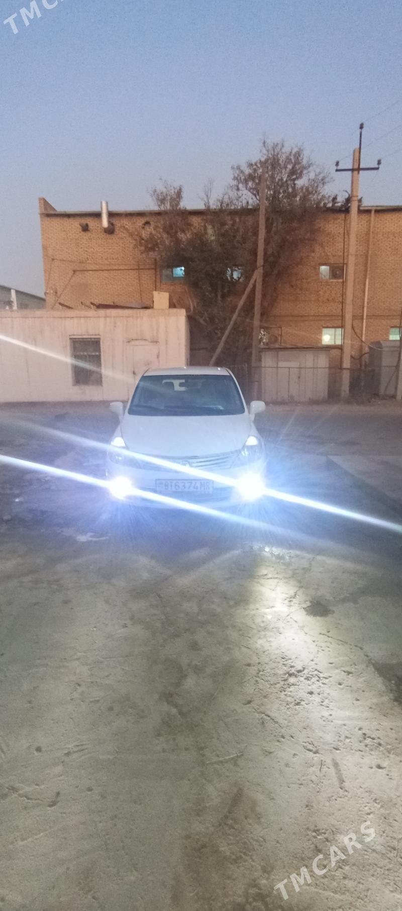 Nissan Versa 2012 - 130 000 TMT - Mary - img 5