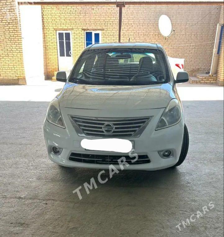 Nissan Versa 2013 - 100 000 TMT - Dänew - img 2