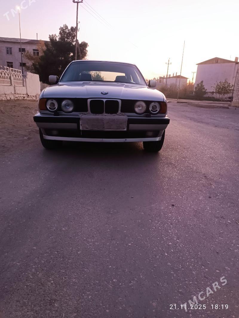 BMW E34 1994 - 80 000 TMT - Балканабат - img 1