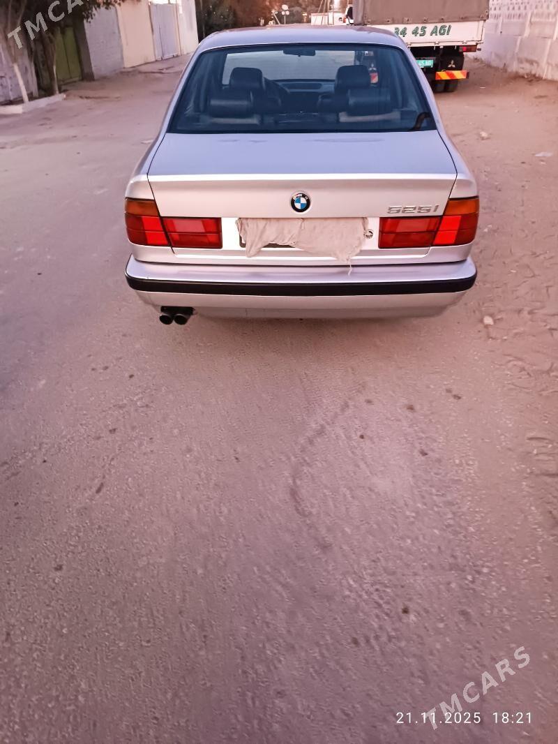 BMW E34 1994 - 80 000 TMT - Балканабат - img 4