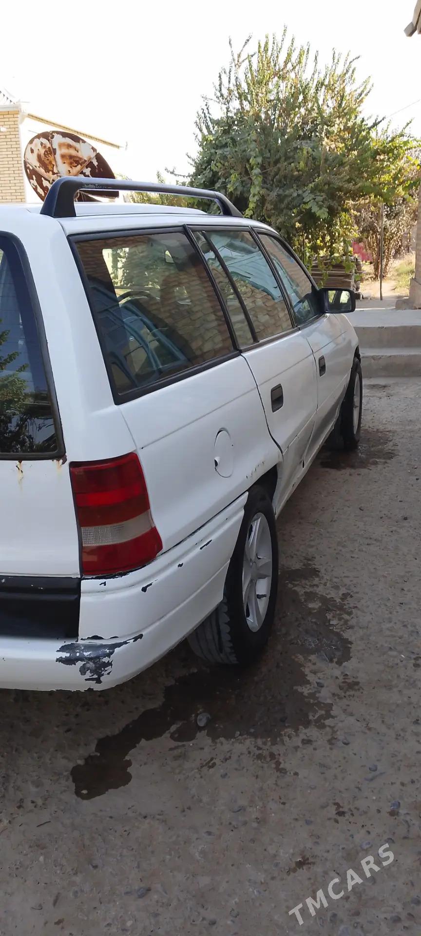 Opel Astra 1992 - 24 000 TMT - Мары - img 3