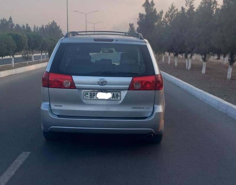 Toyota Sienna 2009 - 225 000 TMT - Гёкдепе - img 3