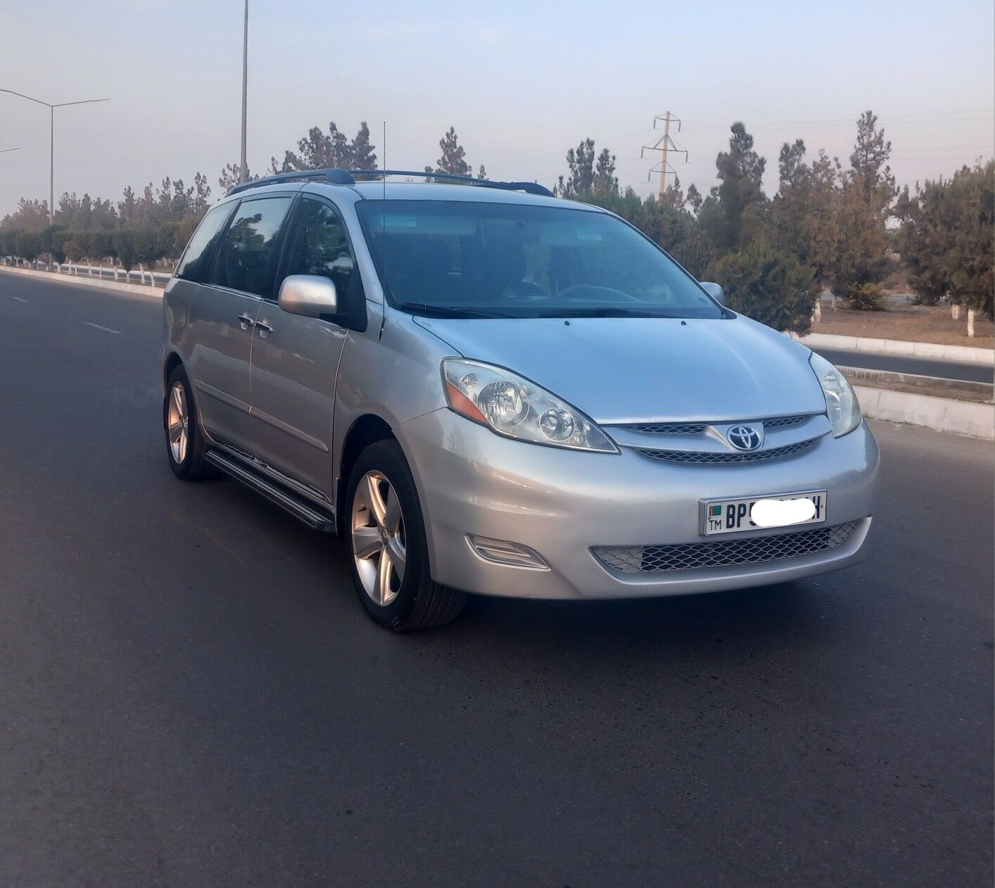Toyota Sienna 2009 - 225 000 TMT - Гёкдепе - img 2