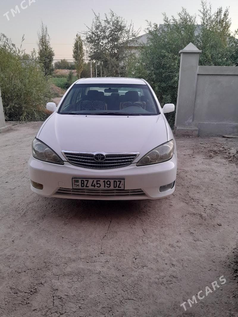 Toyota Camry 2005 - 150 000 TMT - Акдепе - img 1
