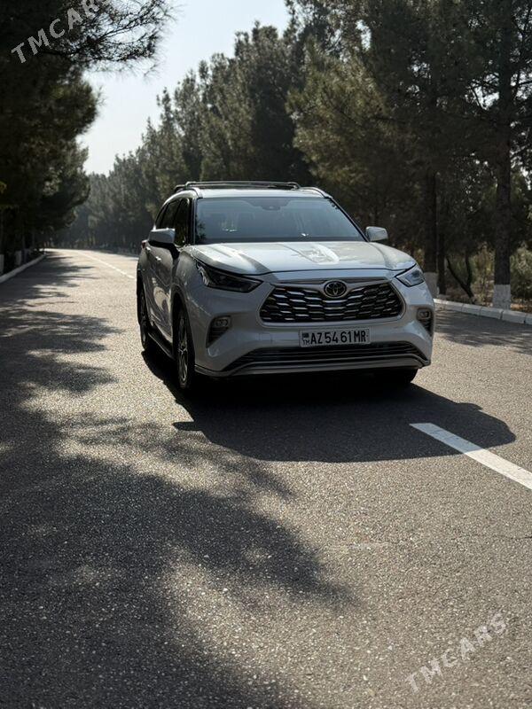 Toyota Highlander 2022 - 530 000 TMT - Мары - img 1