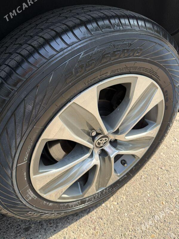 Toyota Highlander 2022 - 530 000 TMT - Мары - img 4