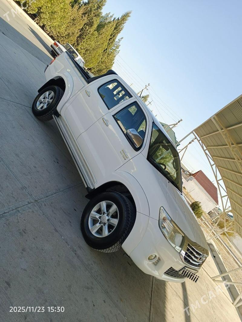 Toyota Hilux 2014 - 418 000 TMT - Балканабат - img 2
