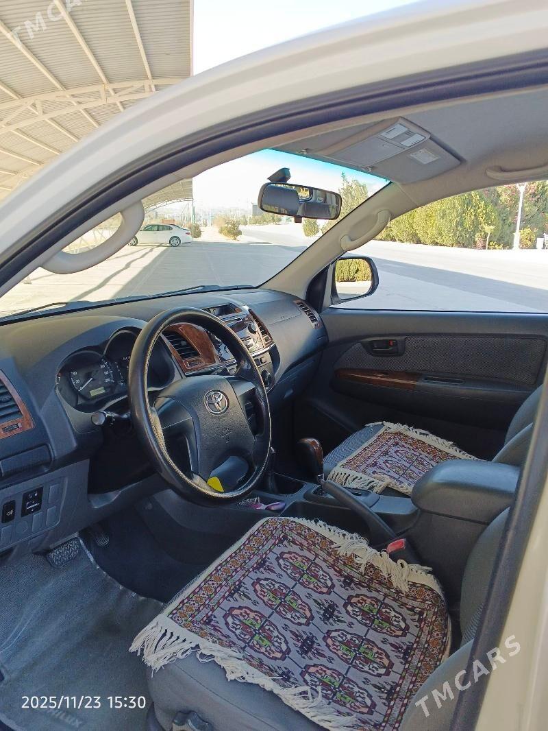 Toyota Hilux 2014 - 418 000 TMT - Балканабат - img 6