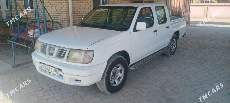 Nissan Navara 2001 - 98 000 TMT - Байрамали - img 3