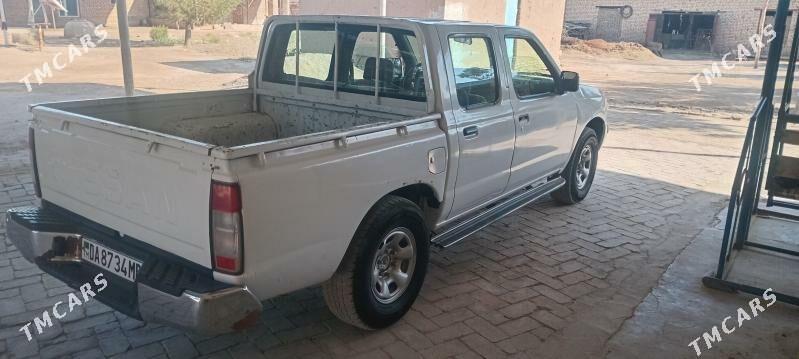 Nissan Navara 2001 - 98 000 TMT - Байрамали - img 5