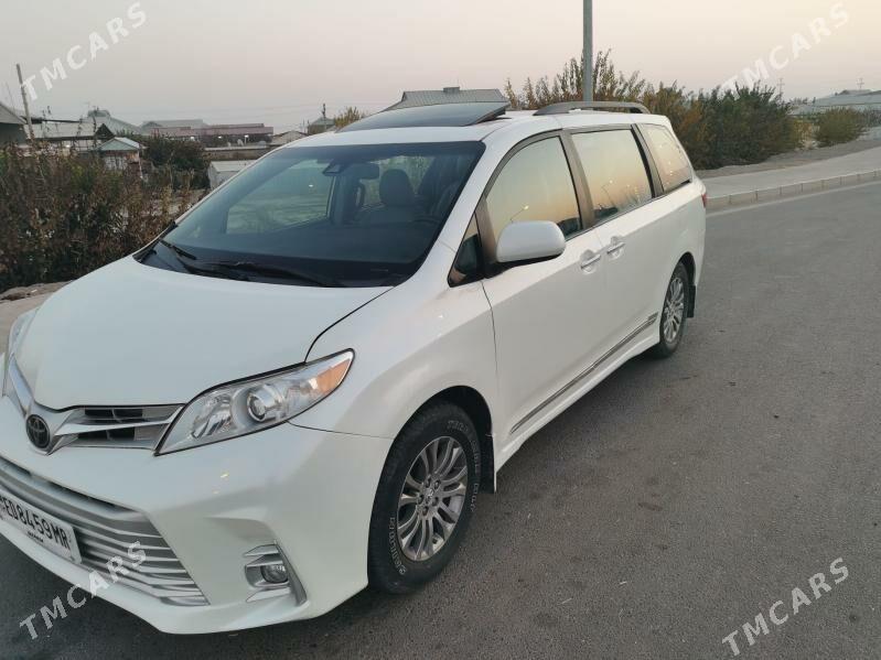 Toyota Sienna 2019 - 385 000 TMT - Байрамали - img 3