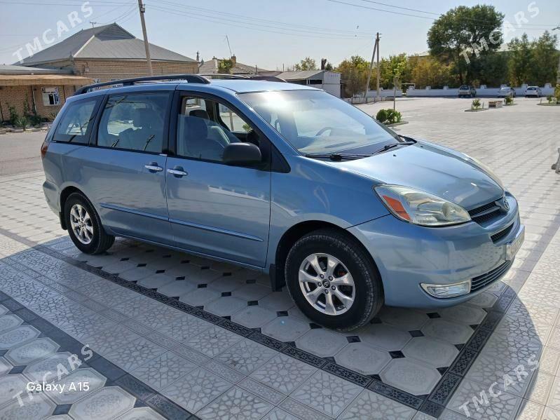 Toyota Sienna 2005 - 245 000 TMT - Мары - img 1