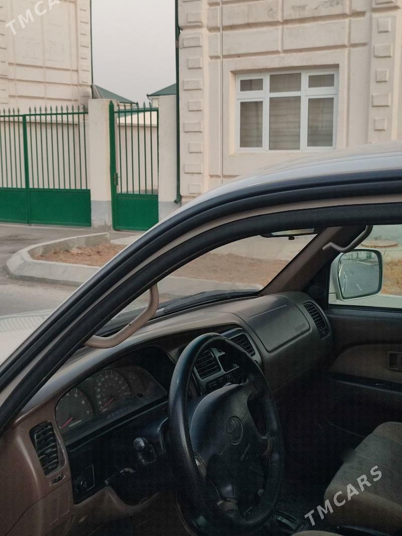 Toyota 4Runner 2000 - 85 000 TMT - Ёлётен - img 6