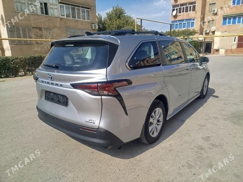 Toyota Sienna 2023 - 600 000 TMT - Туркменабат - img 4