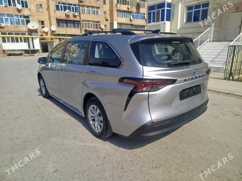 Toyota Sienna 2023 - 600 000 TMT - Туркменабат - img 2