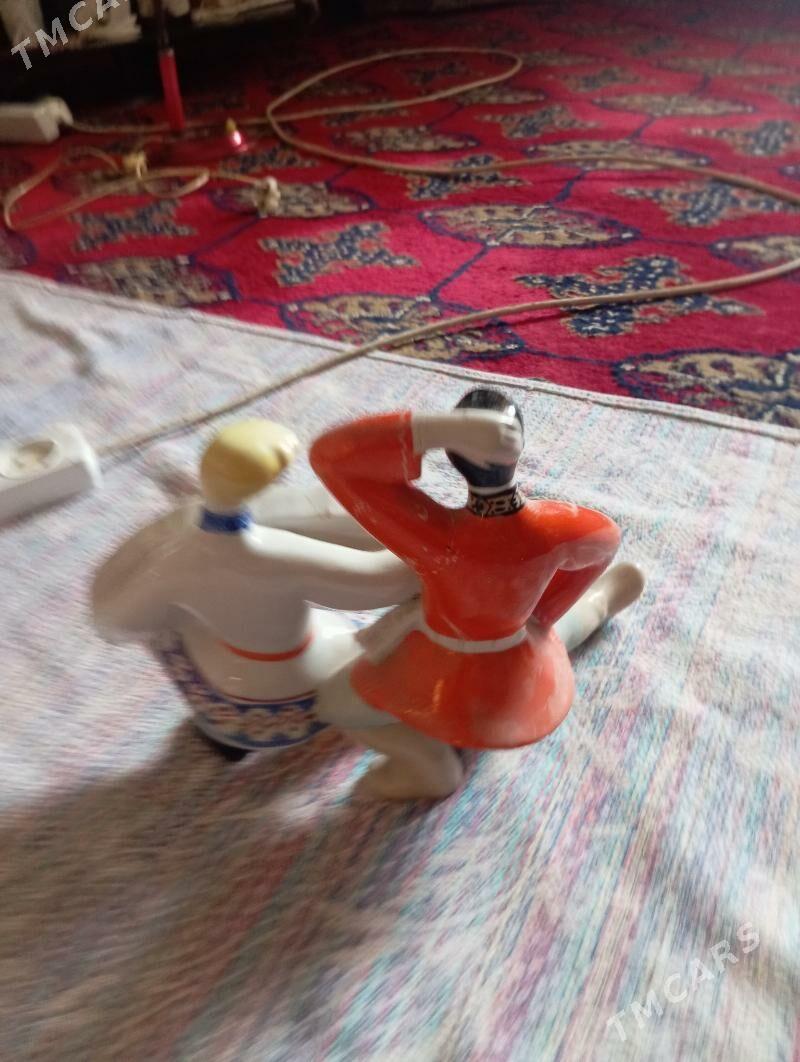 Фарфоровая статуэтка - 30 mkr - img 2