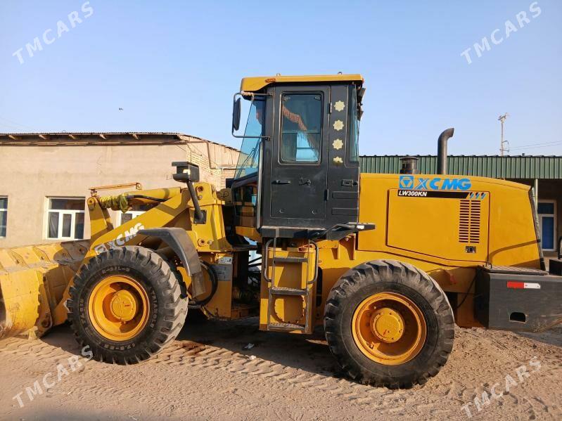 XCMG LW300F 2014 - 450 000 TMT - Чарджоу - img 4