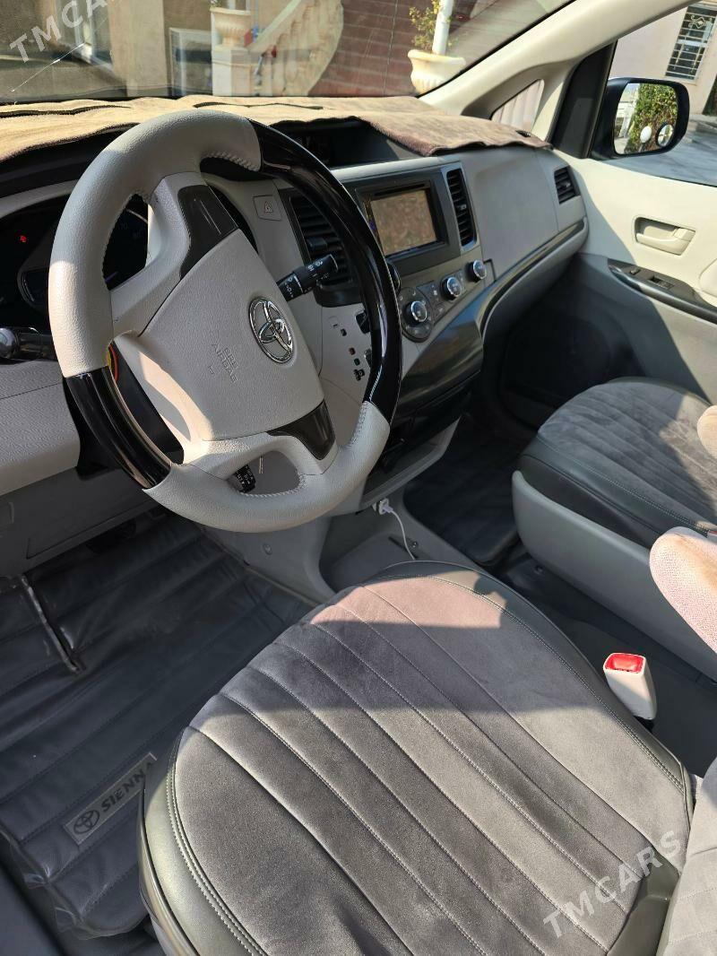 Toyota Sienna 2011 - 320 000 TMT - Ашхабад - img 9