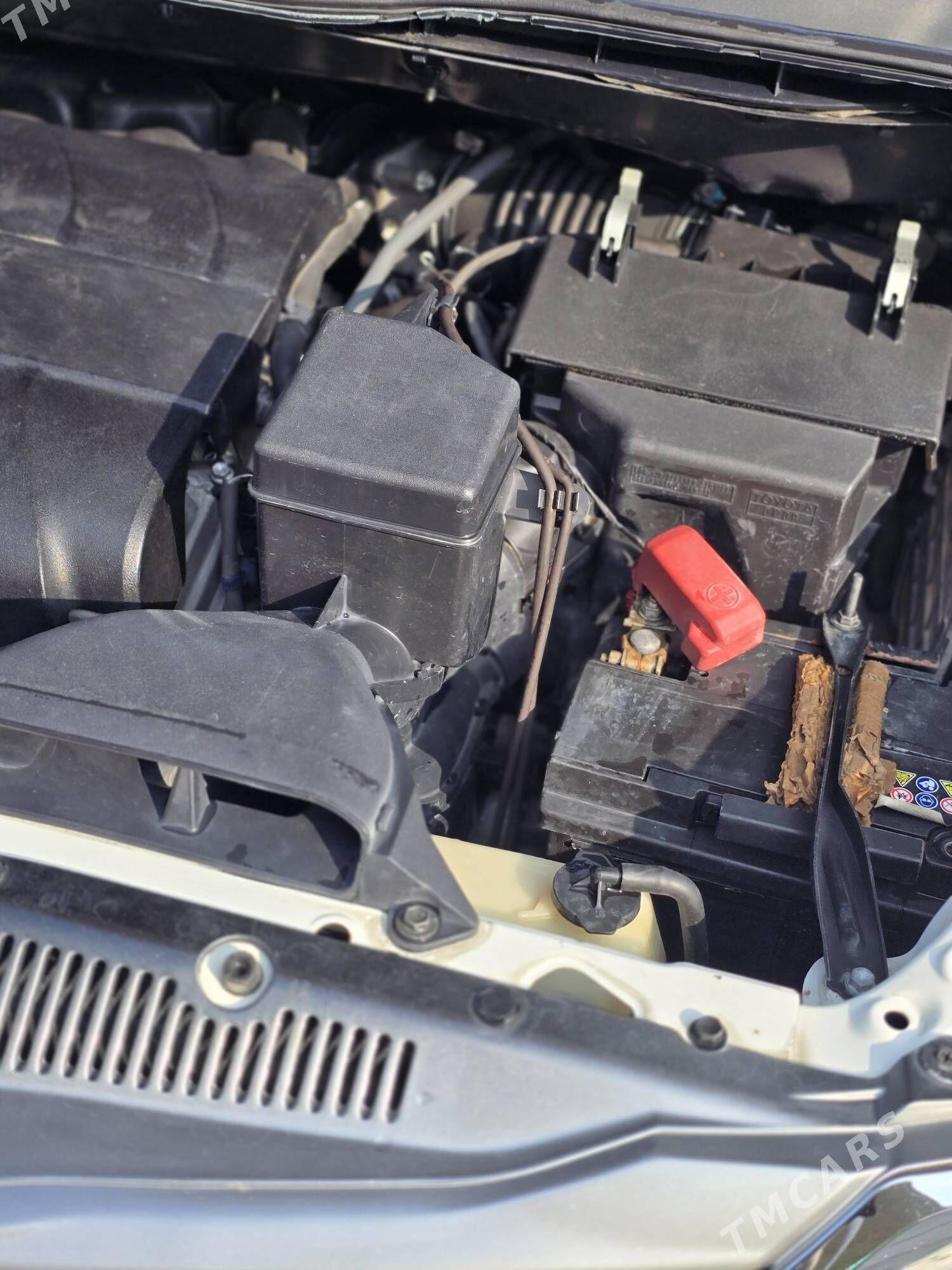 Toyota Sienna 2011 - 320 000 TMT - Ашхабад - img 6