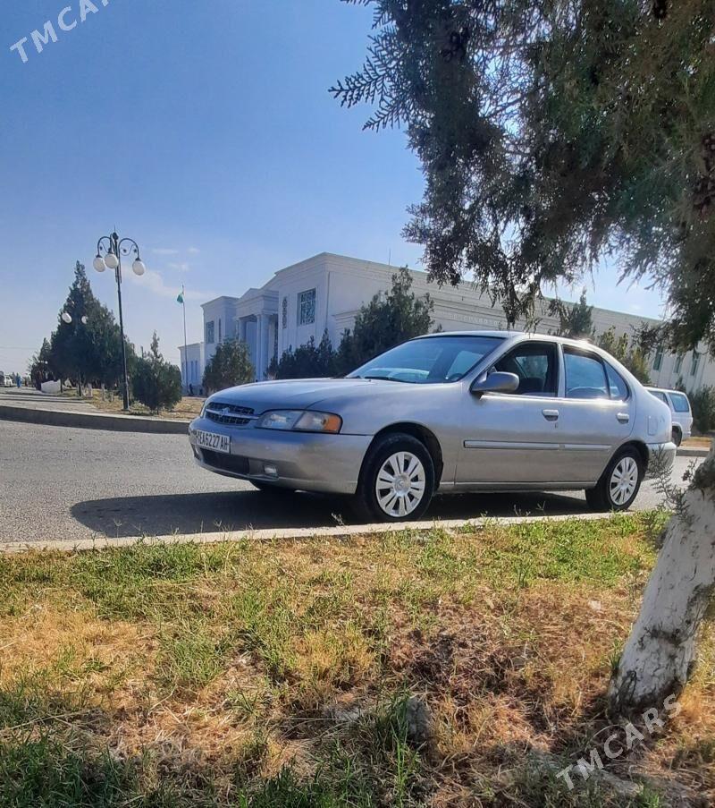 Nissan Maxima 2001 - 65 000 TMT - Бахарден - img 1