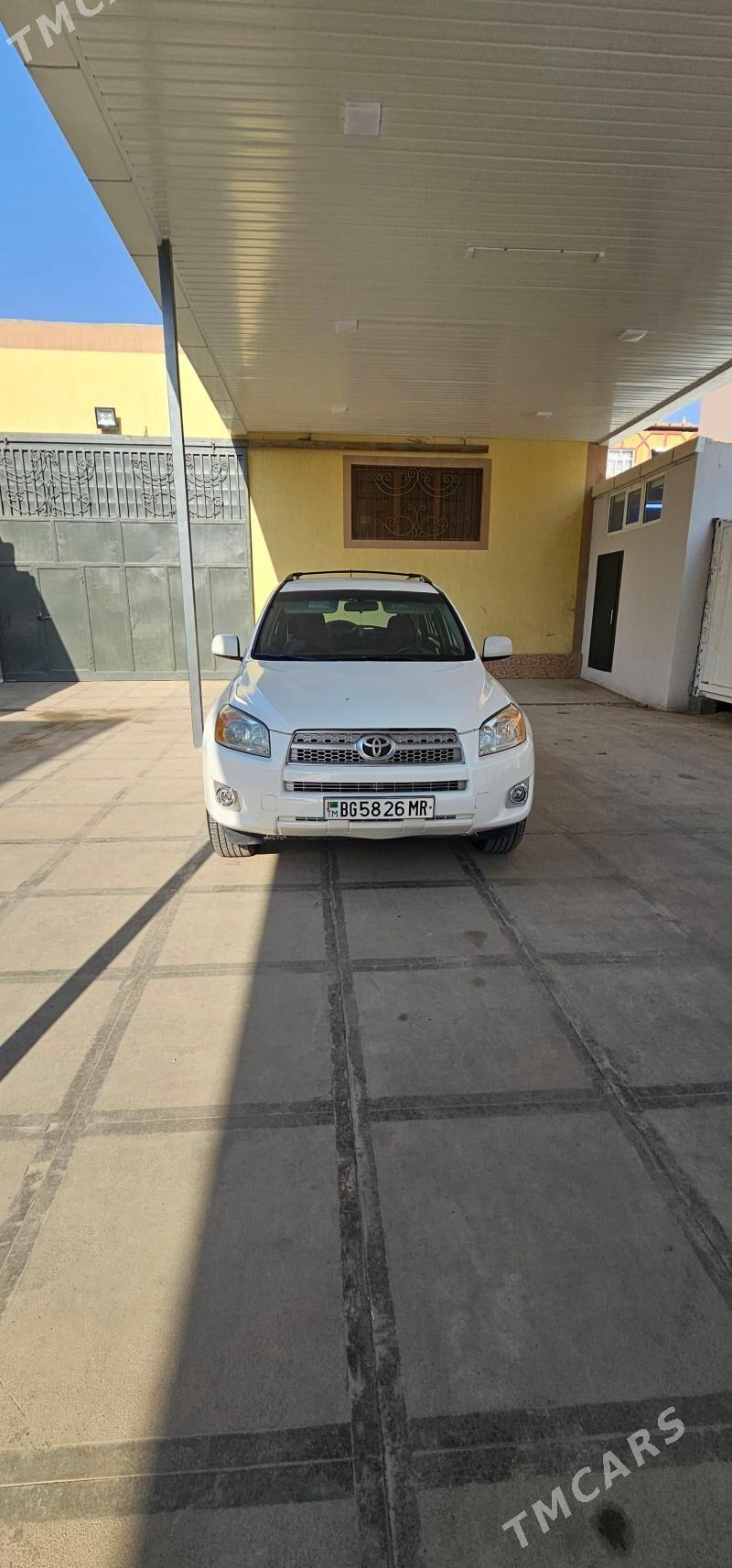 Toyota RAV4 2011 - 200 000 TMT - Мары - img 5