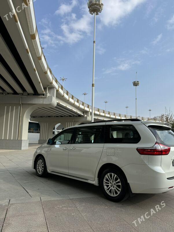 Toyota Sienna 2018 - 430 000 TMT - Ашхабад - img 4