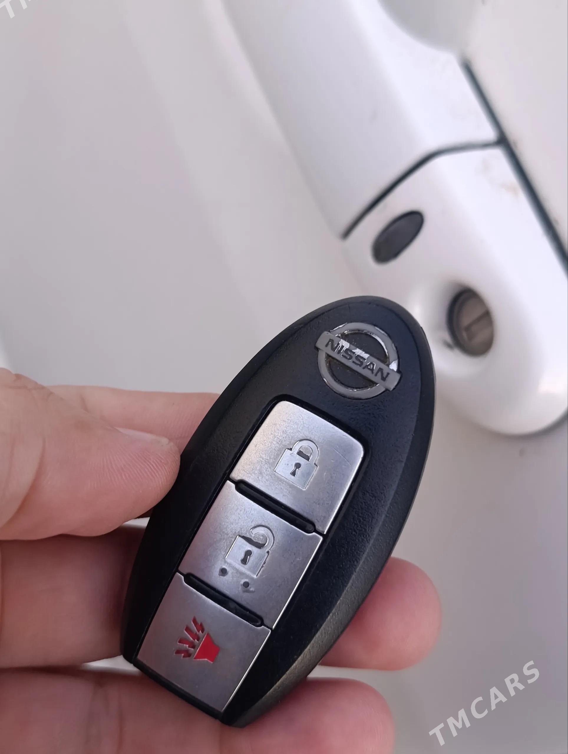 Nissan Versa 2010 - 165 000 TMT - 30 мкр - img 5