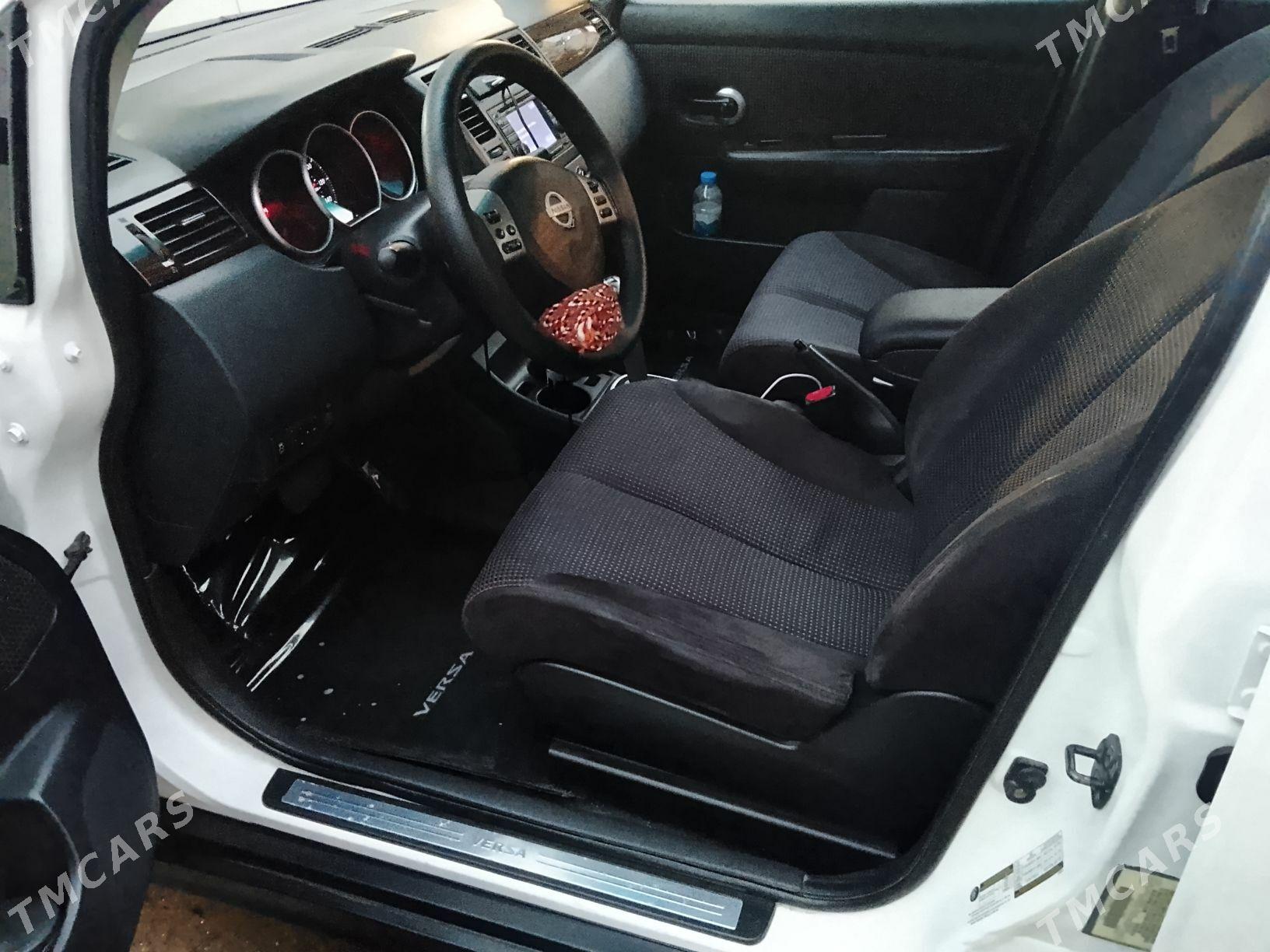 Nissan Versa 2010 - 165 000 TMT - 30 мкр - img 9