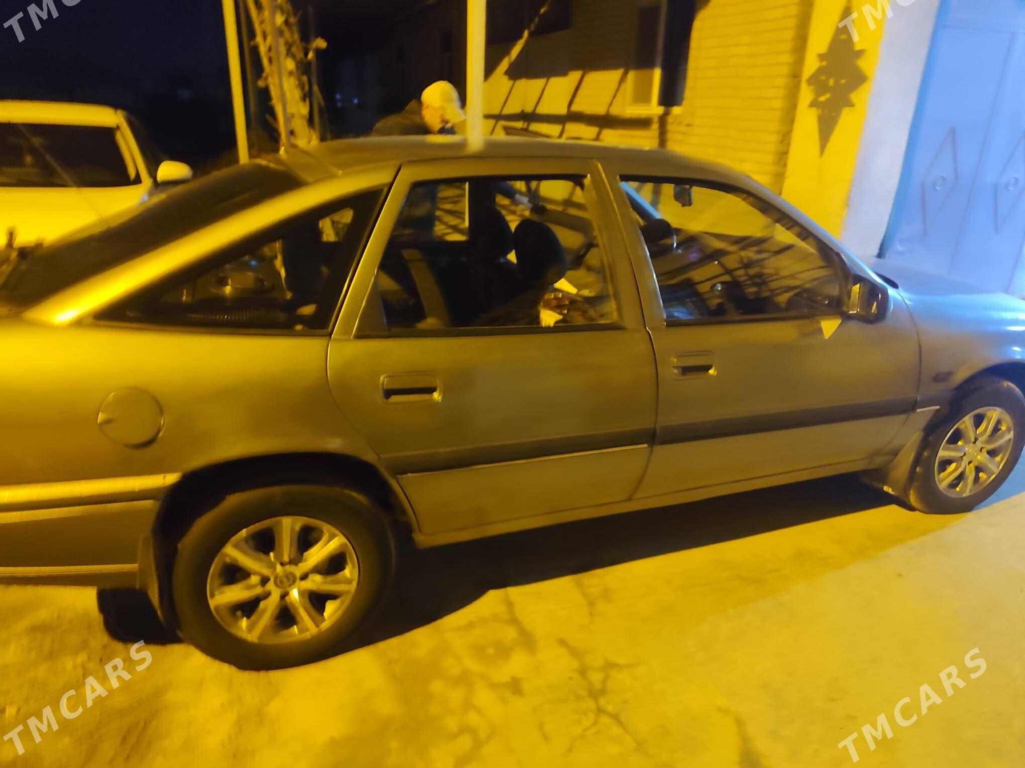 Opel Vectra 1989 - 46 000 TMT - Дянев - img 6