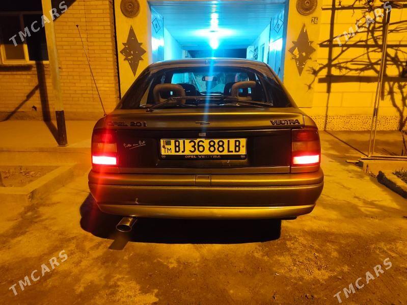 Opel Vectra 1989 - 46 000 TMT - Дянев - img 2