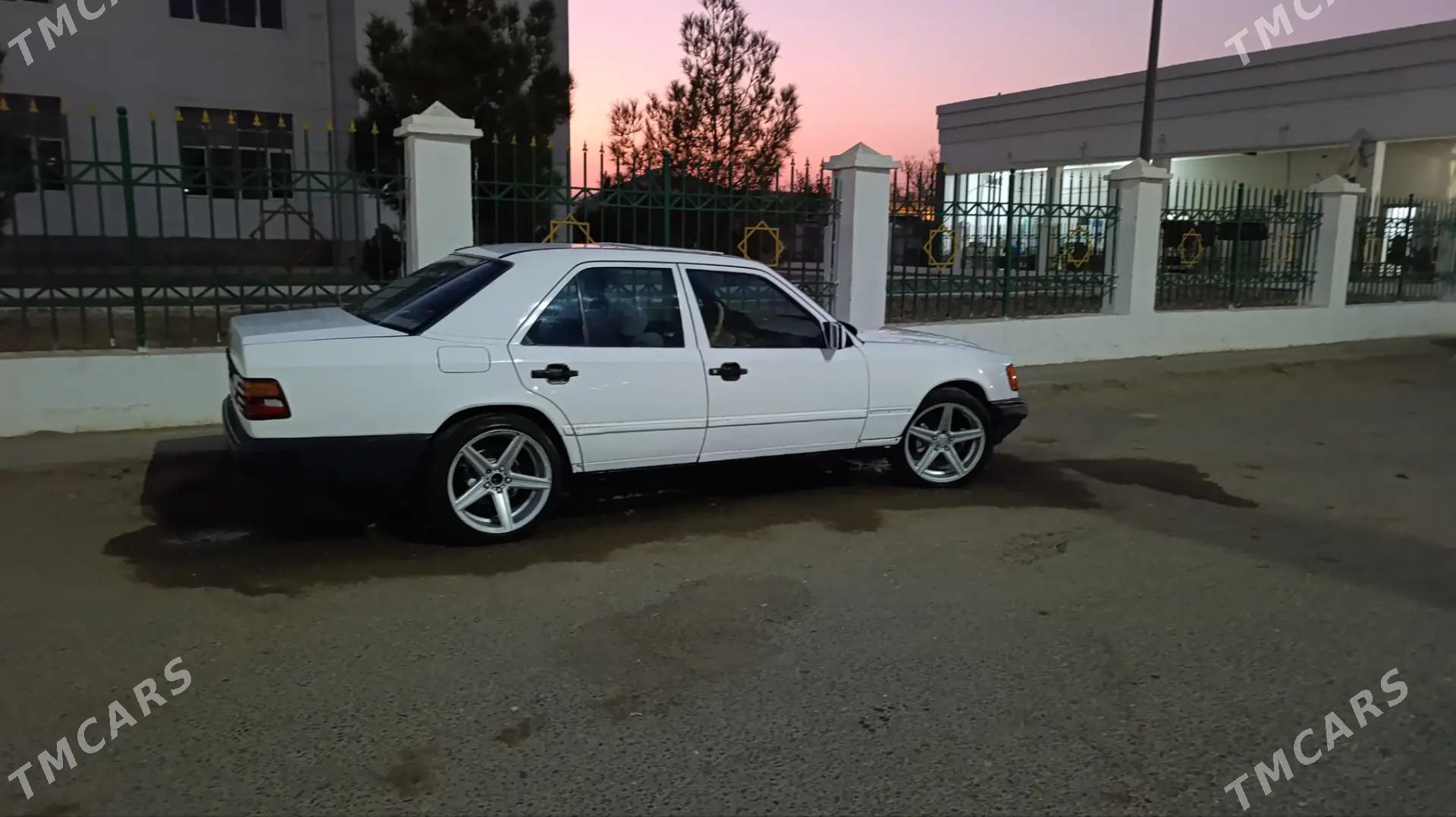 Mercedes-Benz 300E 1989 - 30 000 TMT - Байрамали - img 4