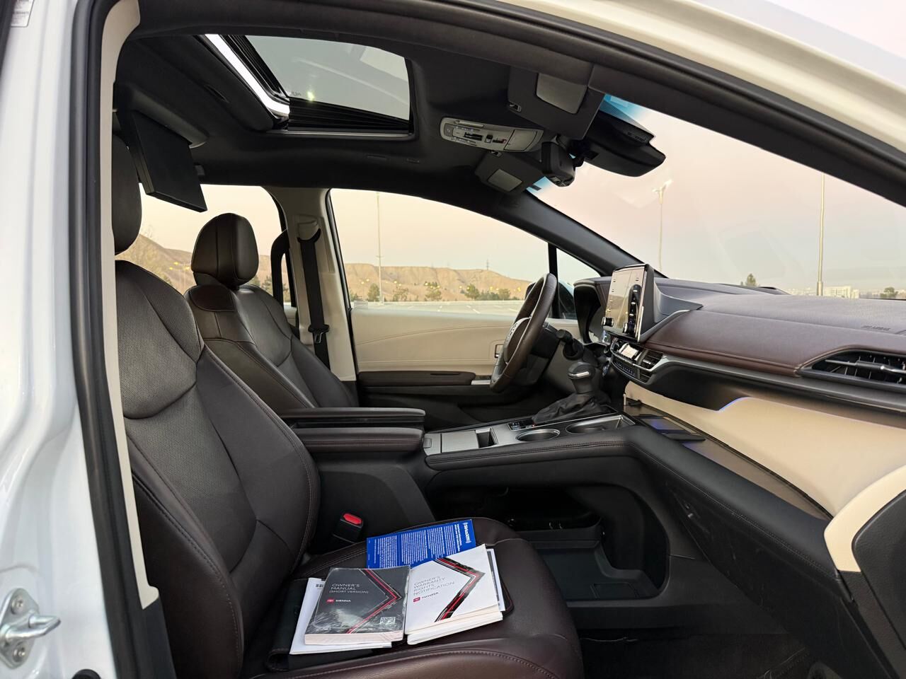 Toyota Sienna 2023 - 745 000 TMT - Aşgabat - img 9