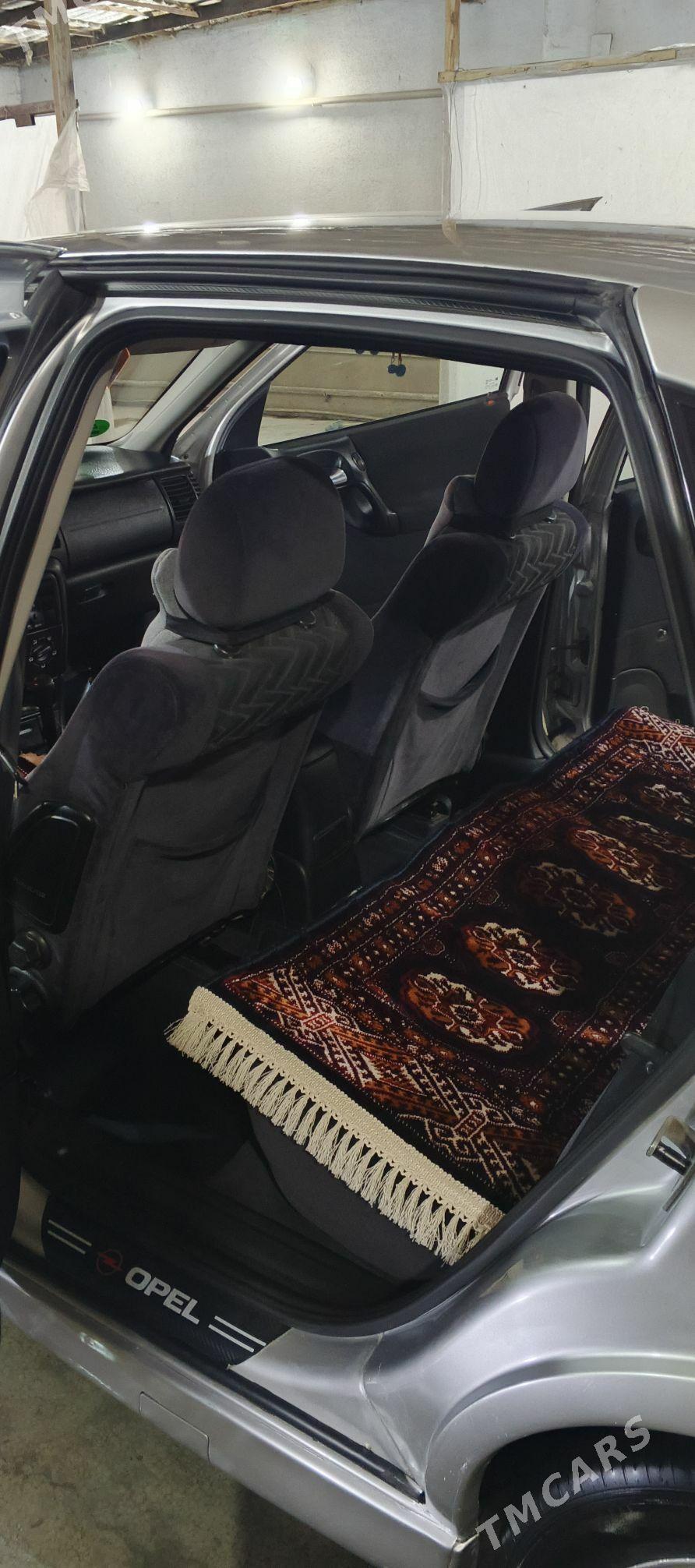 Opel Vectra 2000 - 90 000 TMT - Дашогуз - img 4