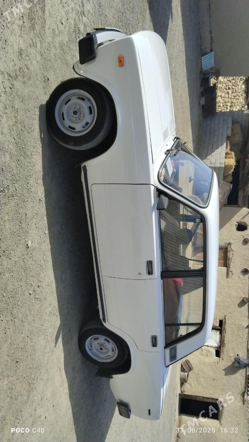 Lada 2105 1984 - 35 000 TMT - Бахарден - img 2