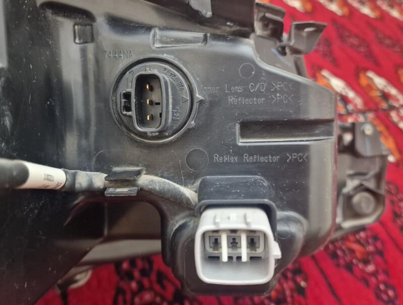 FARA camry 2018 (çep tarap) 2 200 TMT - ул. Московская (10 йыл абаданчылык ш.) - img 6