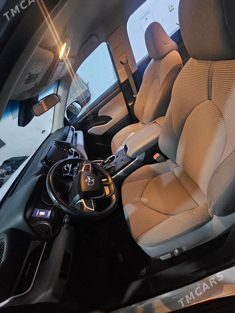Toyota Highlander 2022 - 520 000 TMT - Мары - img 6