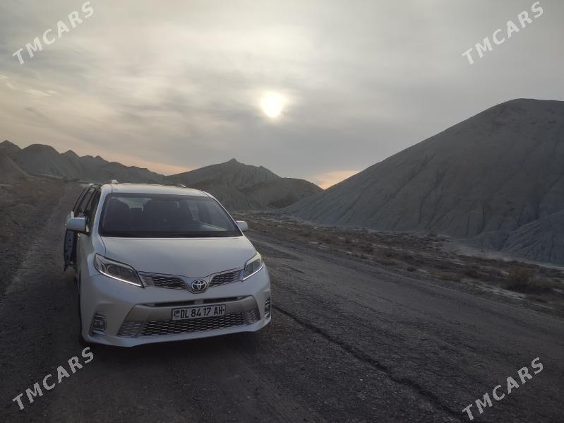 Toyota Sienna 2017 - 350 000 TMT - Tejen - img 4
